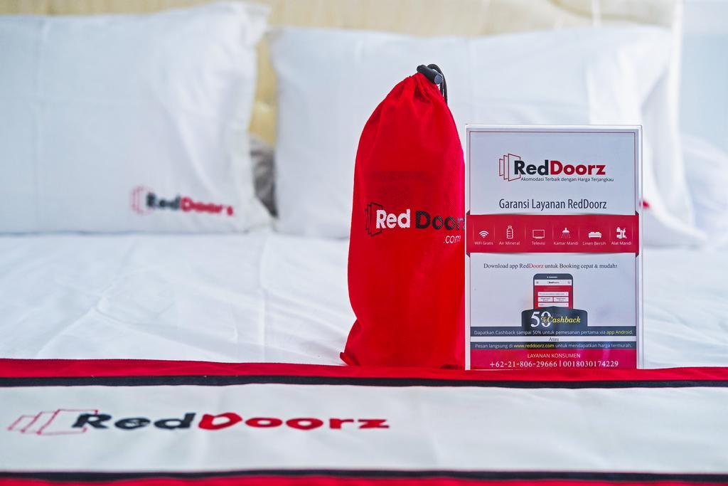 Reddoorz Near Gejayan Hotel Kejayan Exterior photo